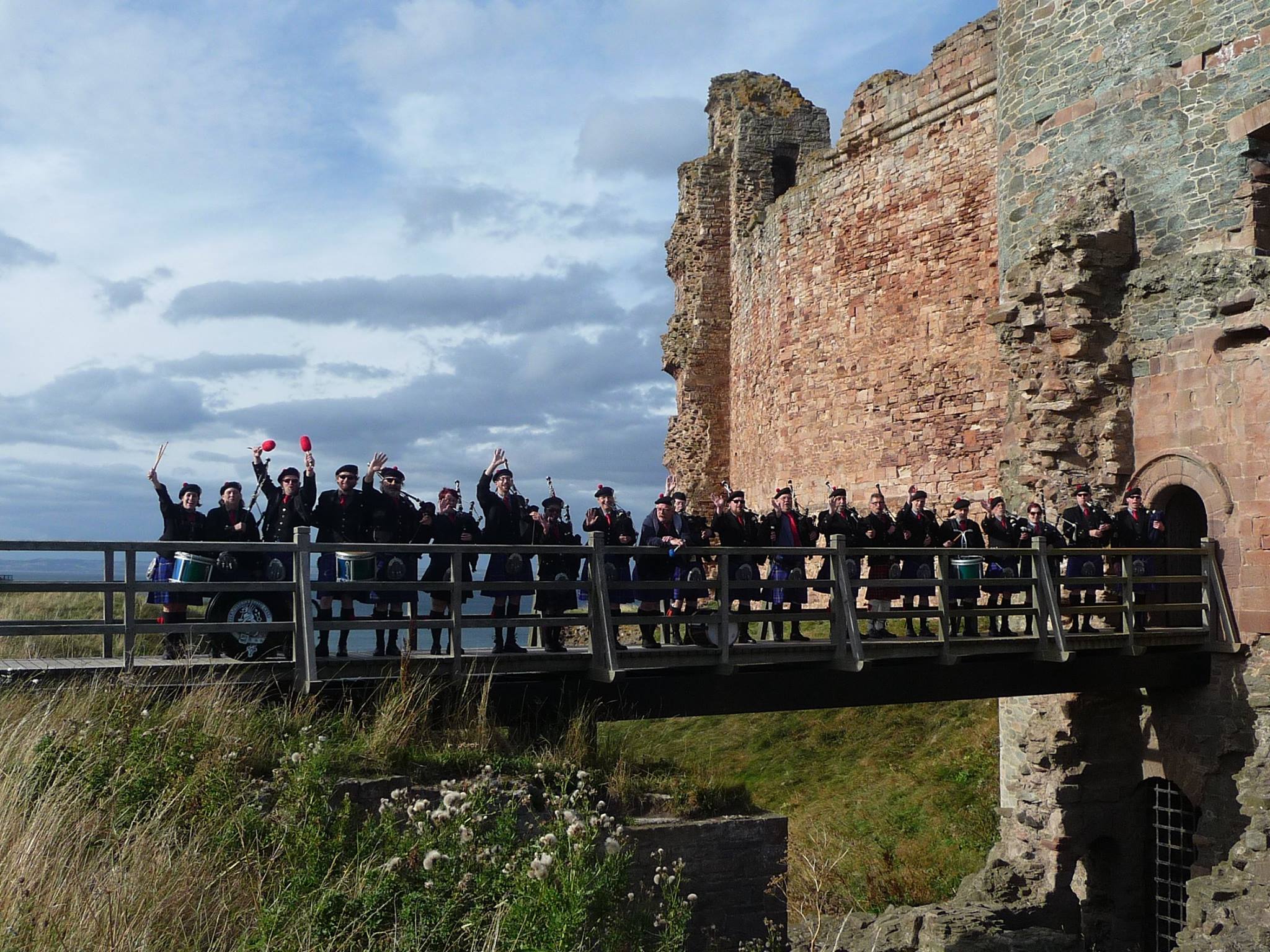 2018-WupperDistrict-2016-Tantallon Castle 3 Wupper District Pipe & Drum (Deutschland)